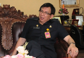 Onibala Kritik Disiplin Sejumlah Pejabat Pemprov Sulut